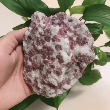 Prírodný ružový turmalín nepravidelný minerálne rudy crystal lron kameň drsný quartz výučby vzor drahých kameňov, dekoračné predmety