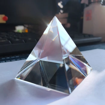 Rainbow Prism Optické Sklo Krištáľ Pyramídy 60 mm Výška Pravouhlého Pyramídy Polyhedral Popularizácia Vedy Štúdia Študent